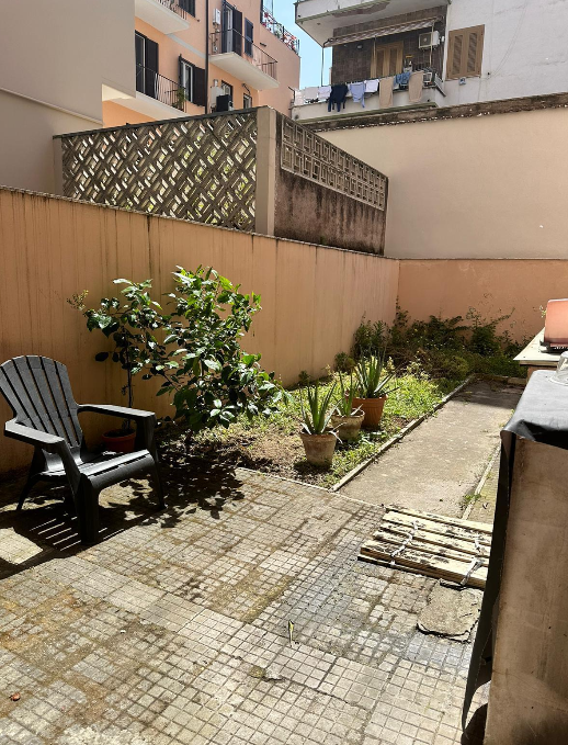 Trilocale con giardino vicino metropolitana linea A.